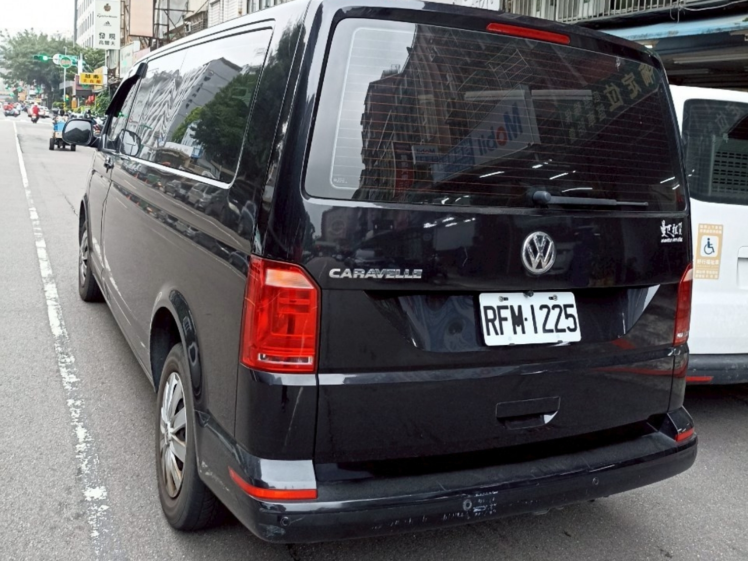 Volkswagen CARAVELLE 2.0 TDI 2018 Image 2