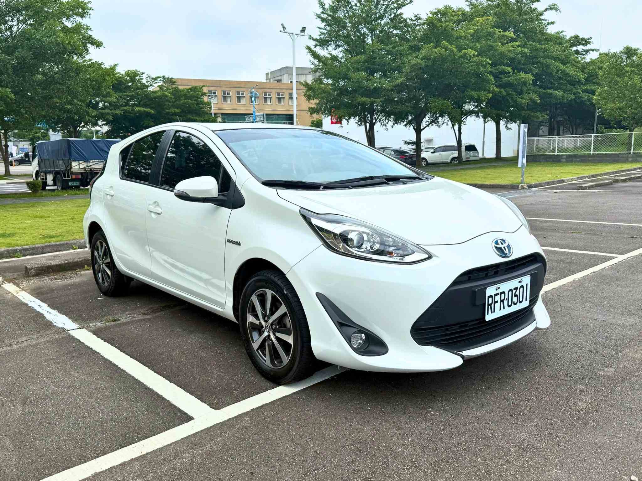 TOYOTA Prius C 1.5L 豪華 2021 Image 1