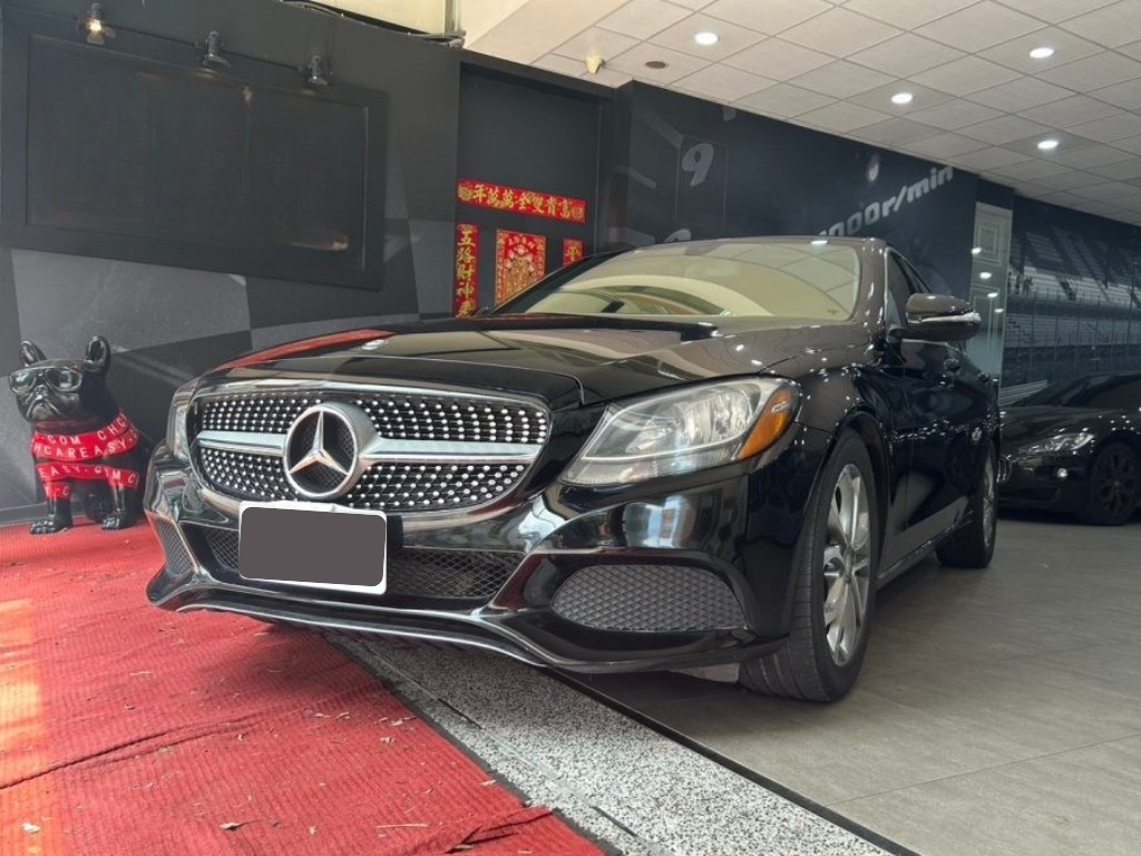 Mercedes-Benz C-Class C300 標配 2015 Image 1