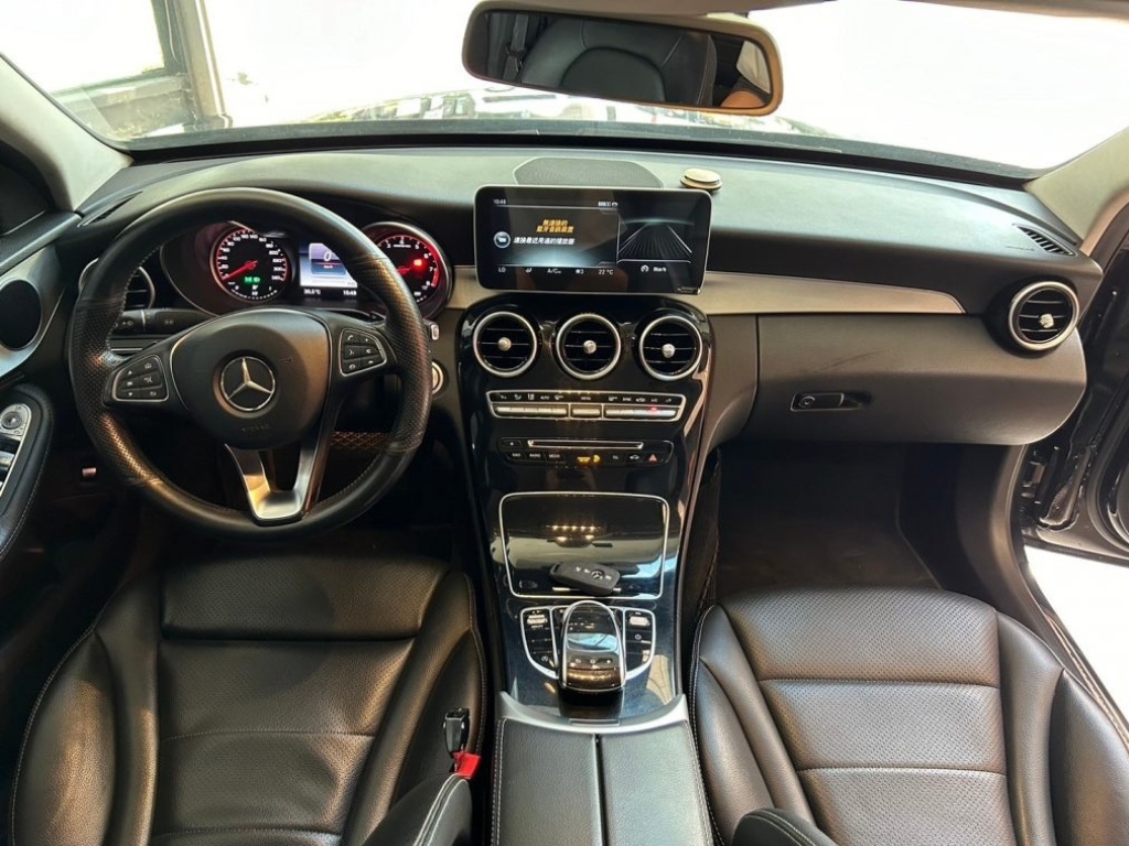 Mercedes-Benz C-Class C300 標配 2015 Image 7
