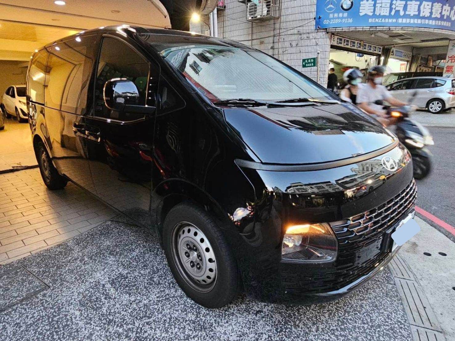 Hyundai STARIA GLD-A 2024 Image 1