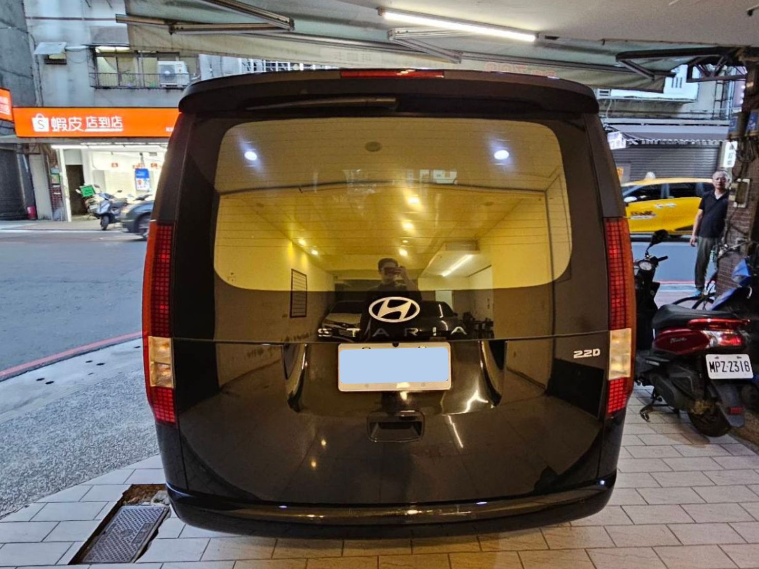 Hyundai STARIA GLD-A 2024 Image 4