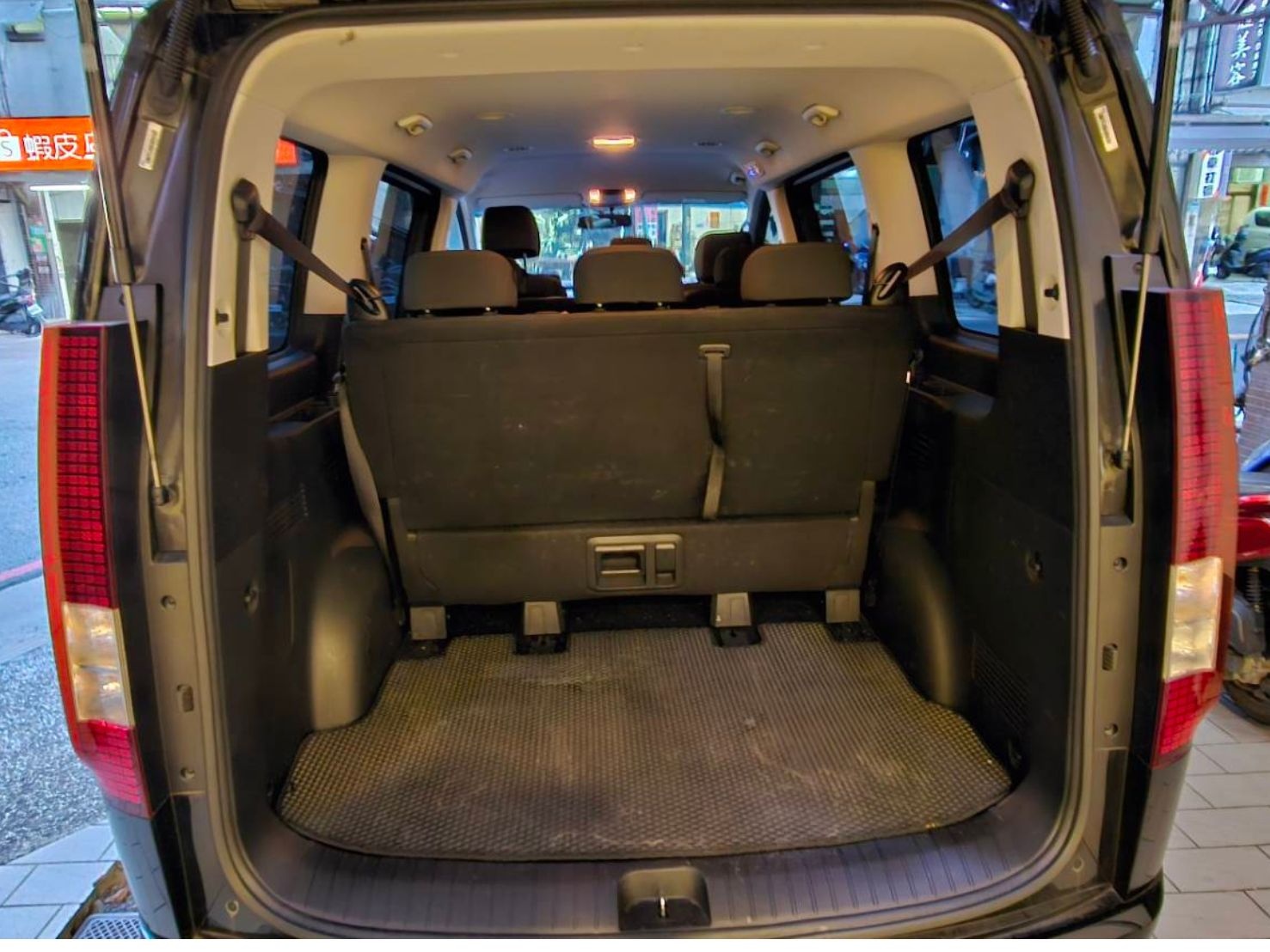 Hyundai STARIA GLD-A 2024 Image 11