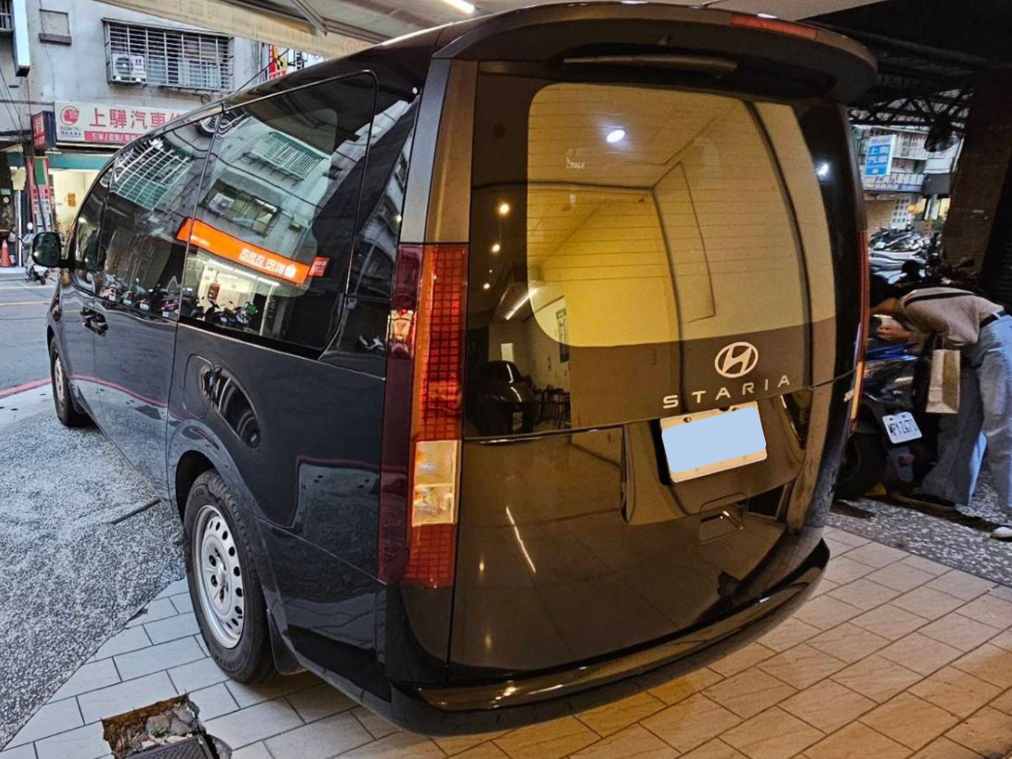 Hyundai STARIA GLD-A 2024 Image 5