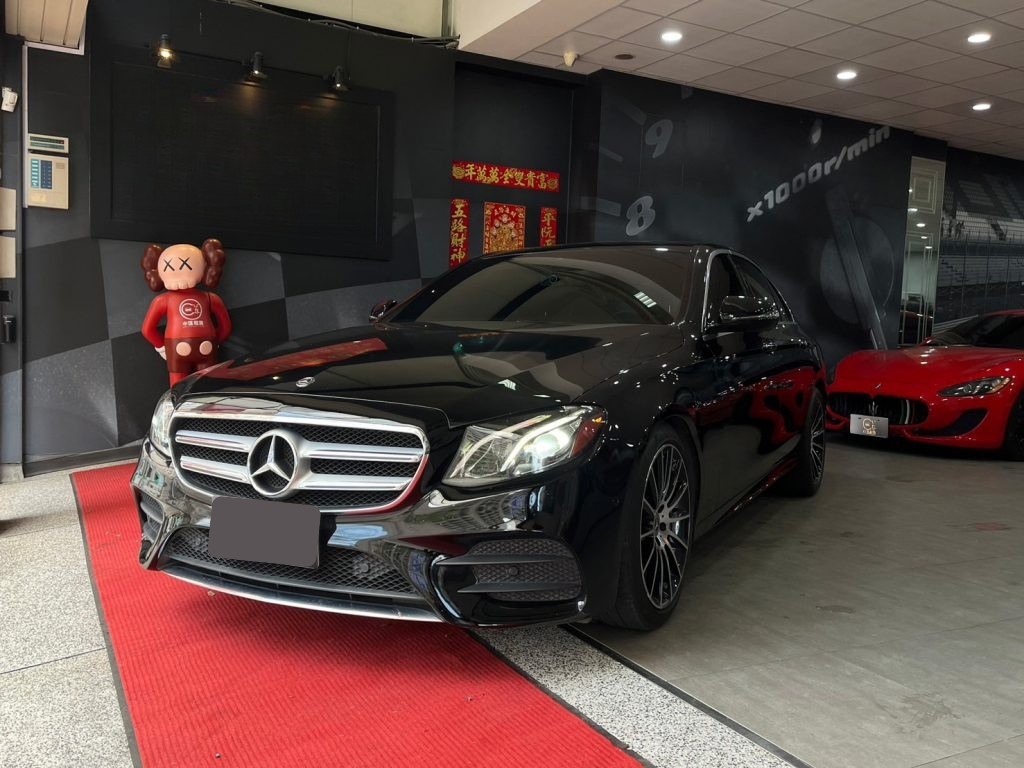 Mercedes-Benz E-Class E300 2017 Image 0