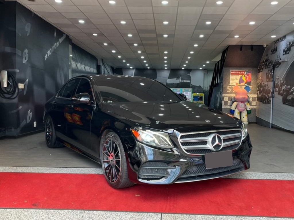 Mercedes-Benz E-Class E300 2017 Image 1