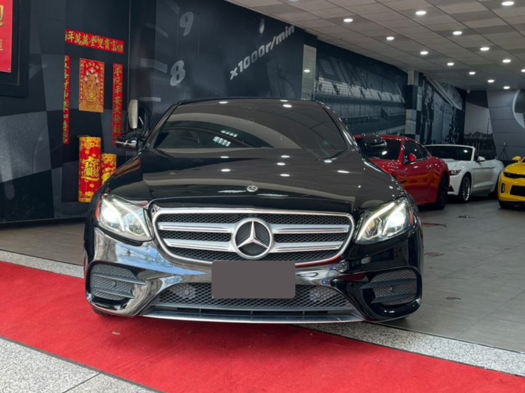 Mercedes-Benz E-Class E300 2017 Image 2