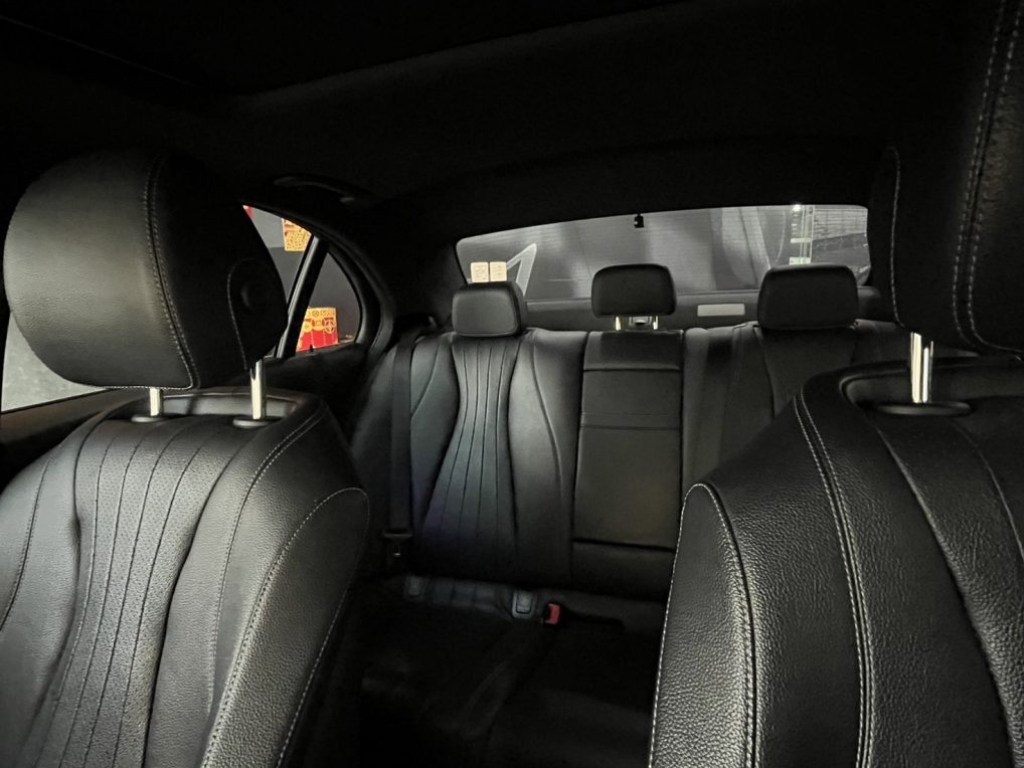 Mercedes-Benz E-Class E300 2017 Image 10