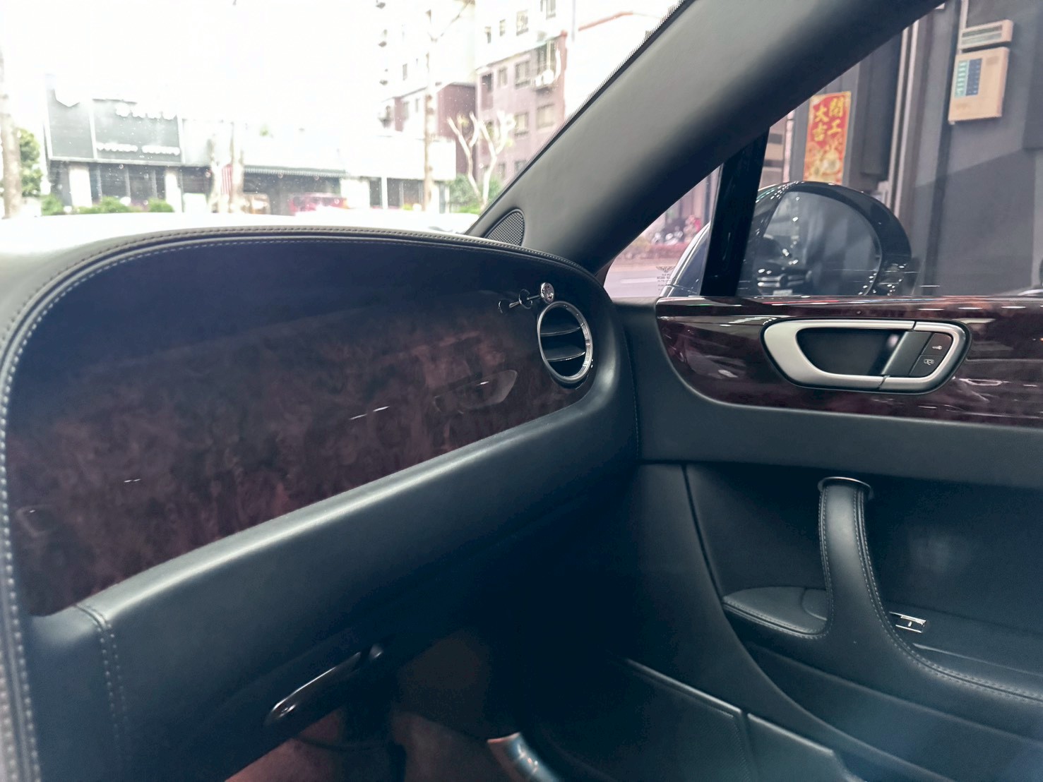 BENTLEY Flying Spur  2011 Image 9