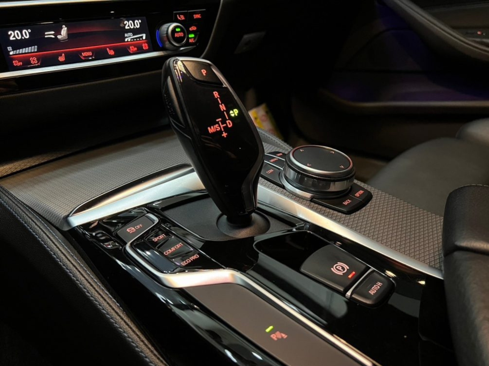 BMW Touring 540i M Sport 2018 Image 10