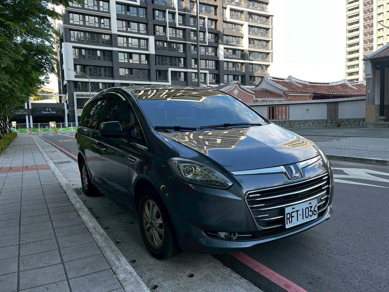 LUXGEN M7 Turbo ECO Hyper 旗艦型 2015 Image 1