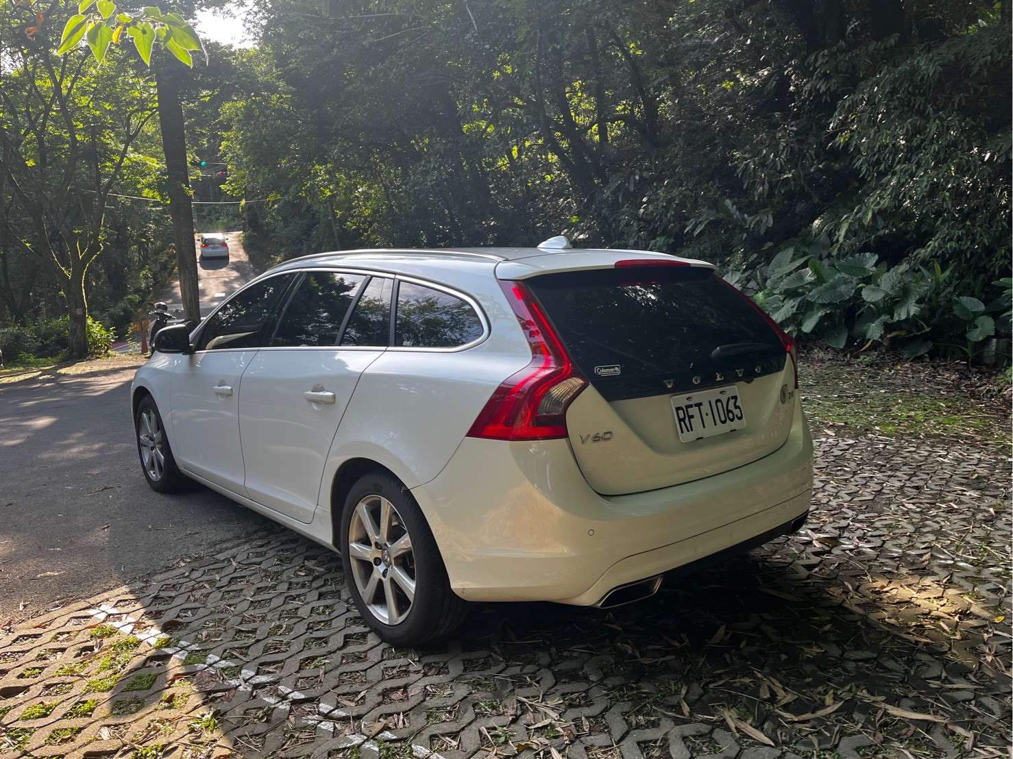 Volvo V60 D4 豪華版 2016 Image 4