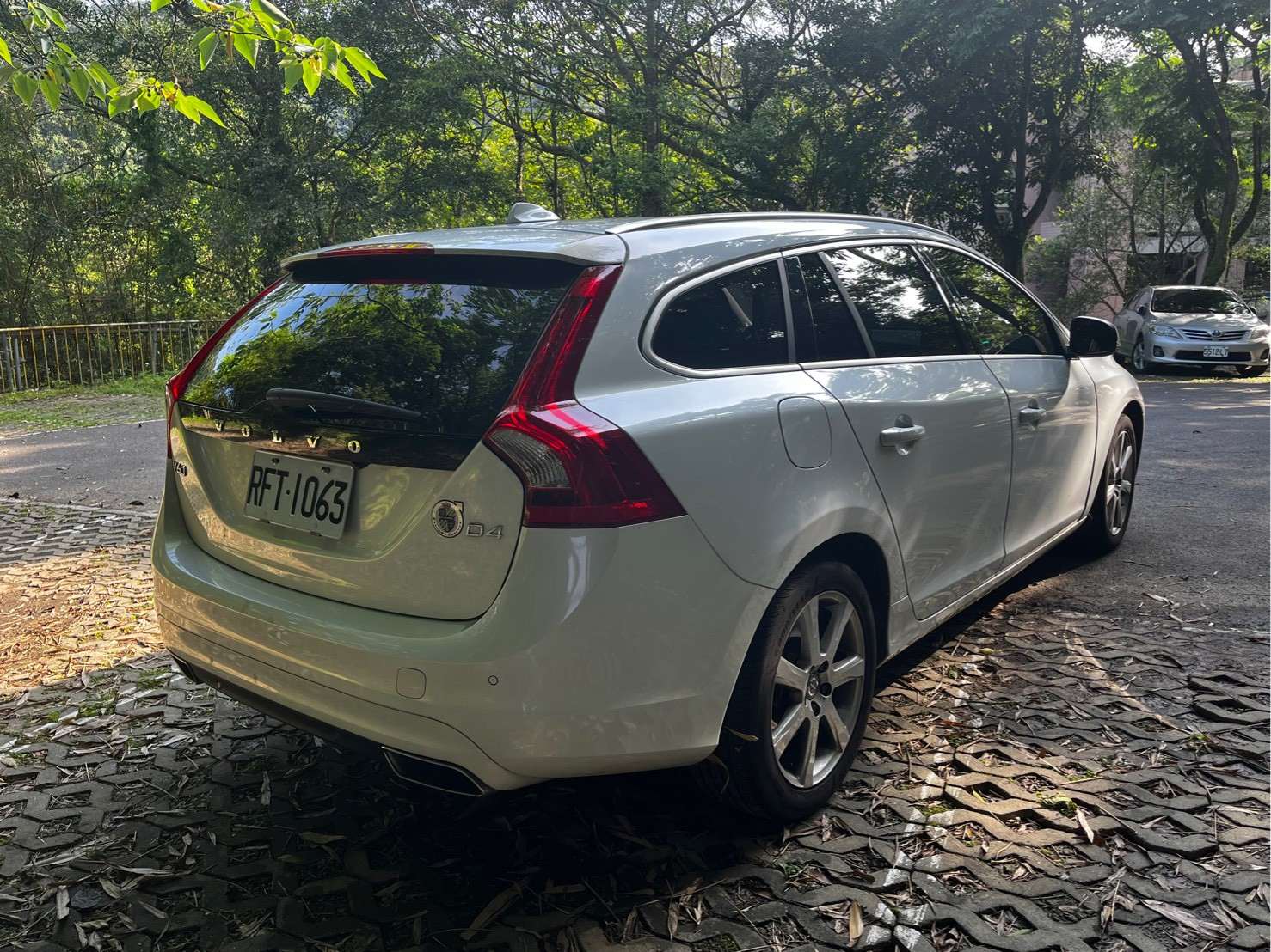 Volvo V60 D4 豪華版 2016 Image 6