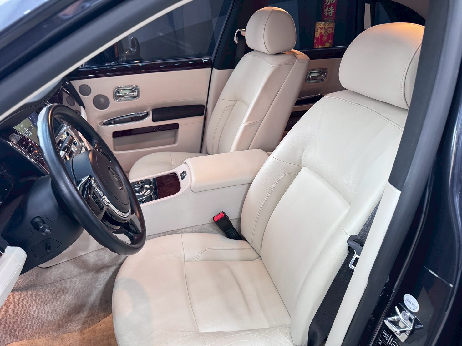 Rolls-Royce Ghost Series I 2011 Image 8