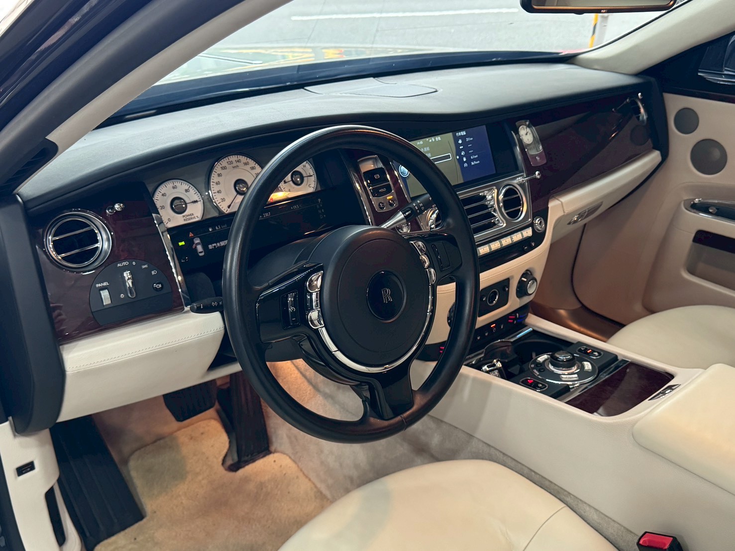 Rolls-Royce Ghost Series I 2011 Image 6