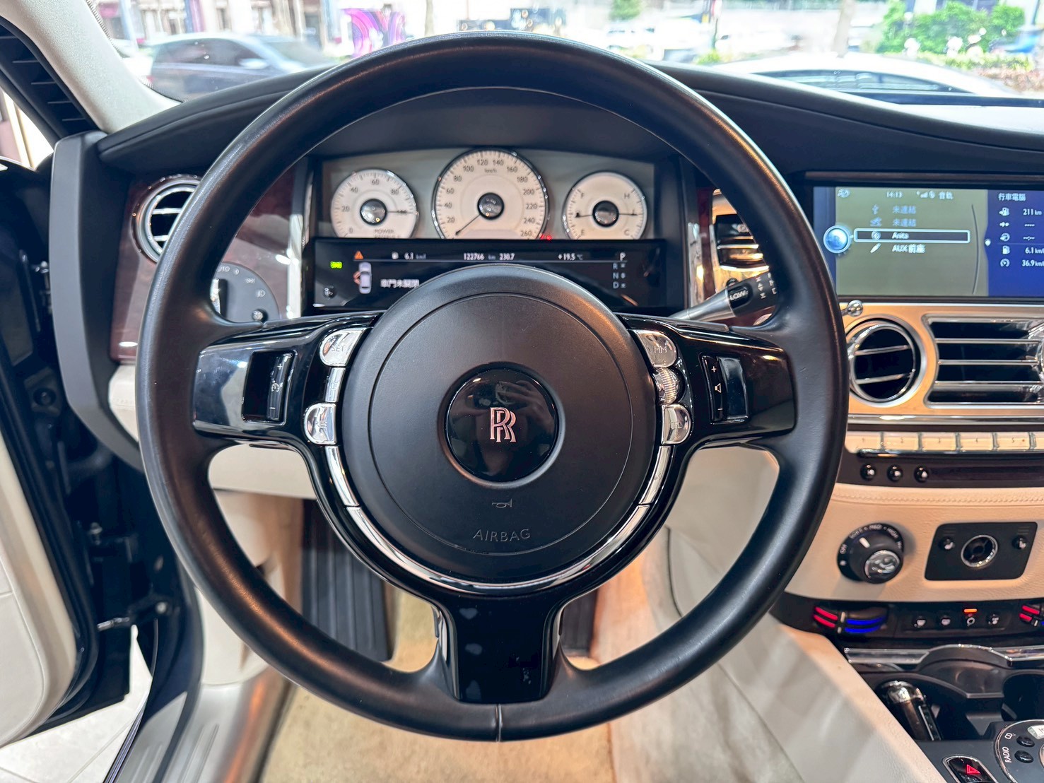 Rolls-Royce Ghost Series I 2011 Image 16