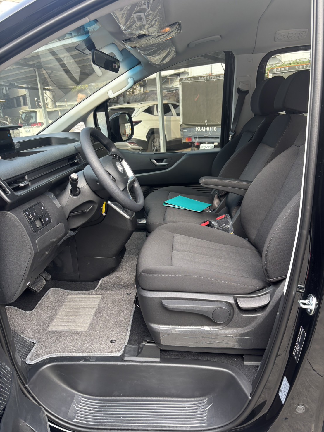 Hyundai STARIA GLD - A 2026 Image 3