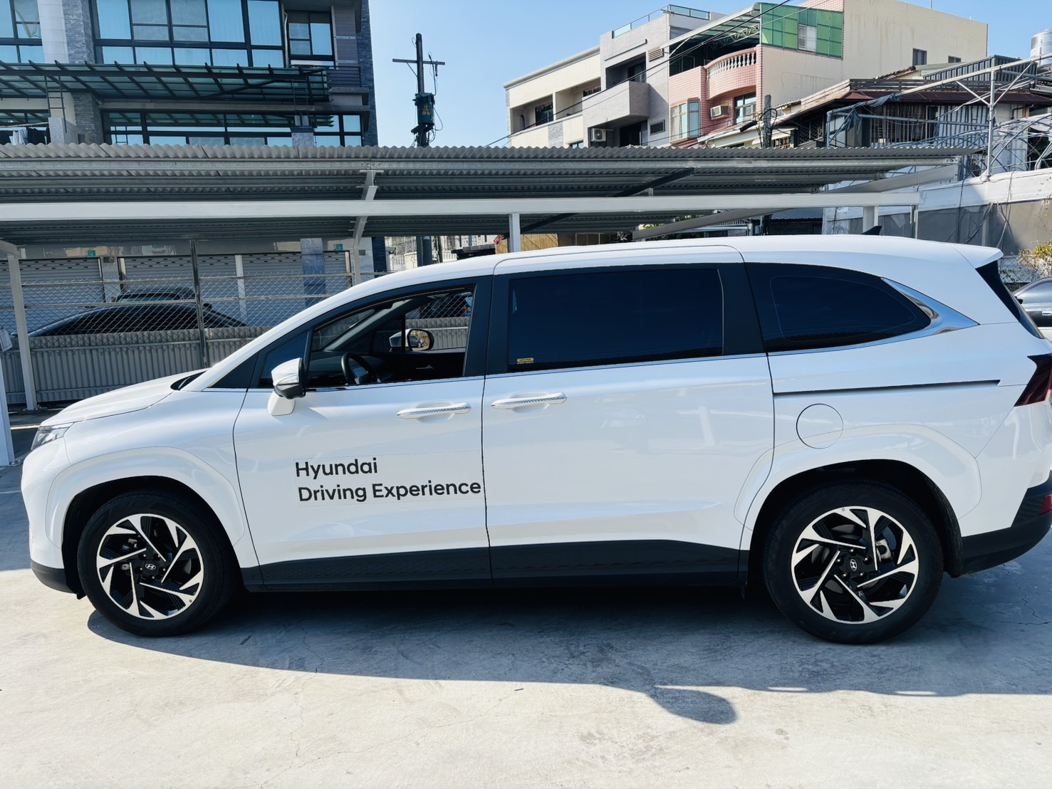 Hyundai Custin2.0 C 2026 Image 3
