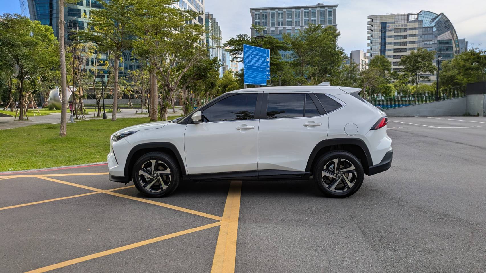 TOYOTA Yaris Cross 1.5L 酷動版 2025 Image 3