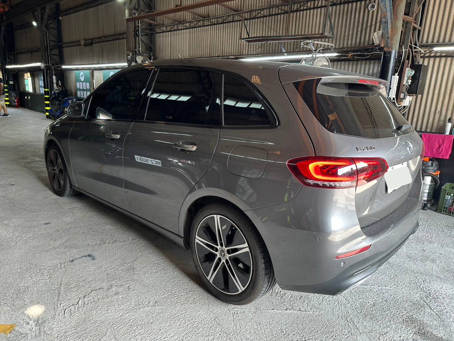 Mercedes-Benz B200  2019 Image 2