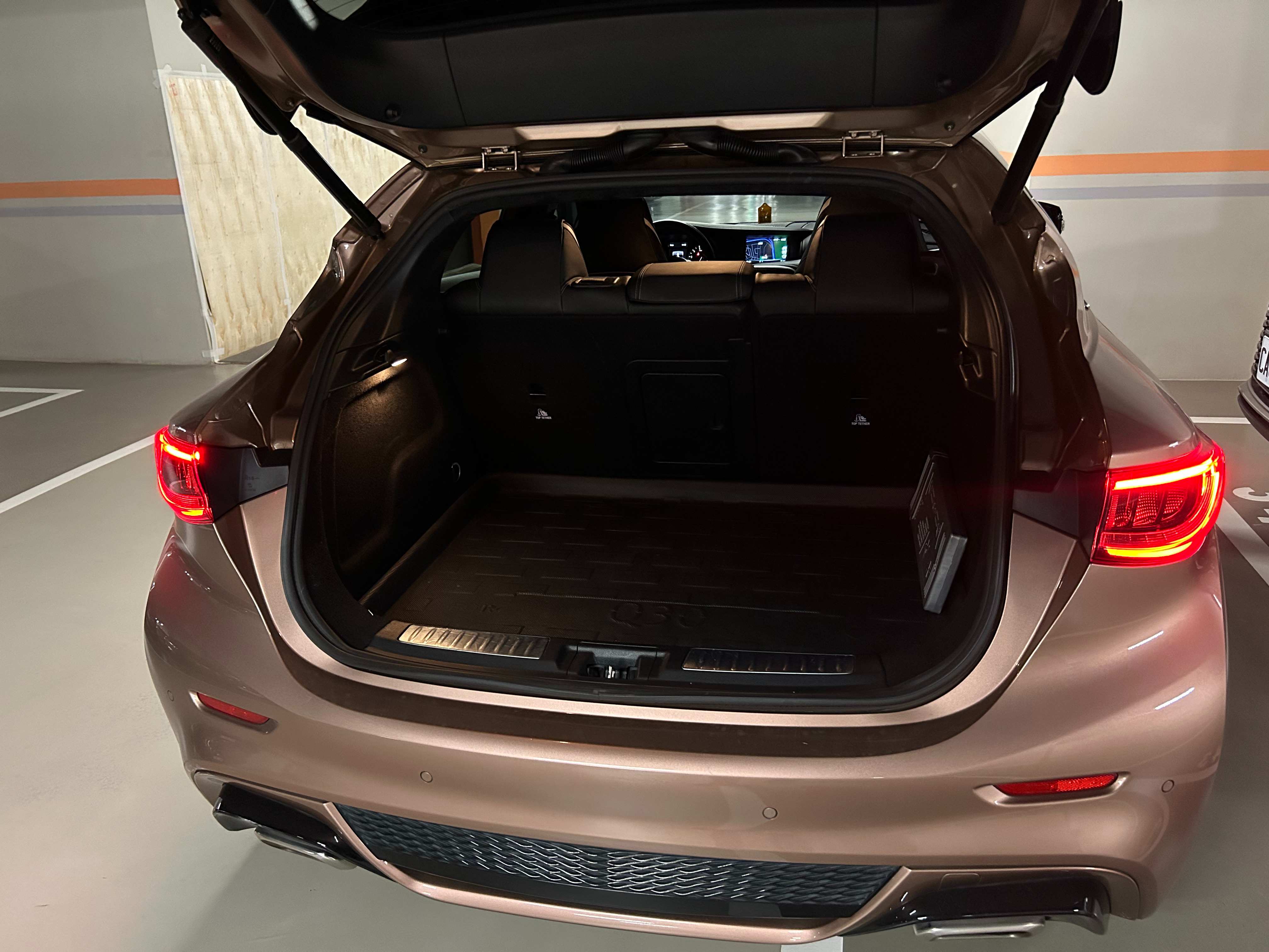 INFINITI Q30S 2.0T SPORT 2018 Image 8