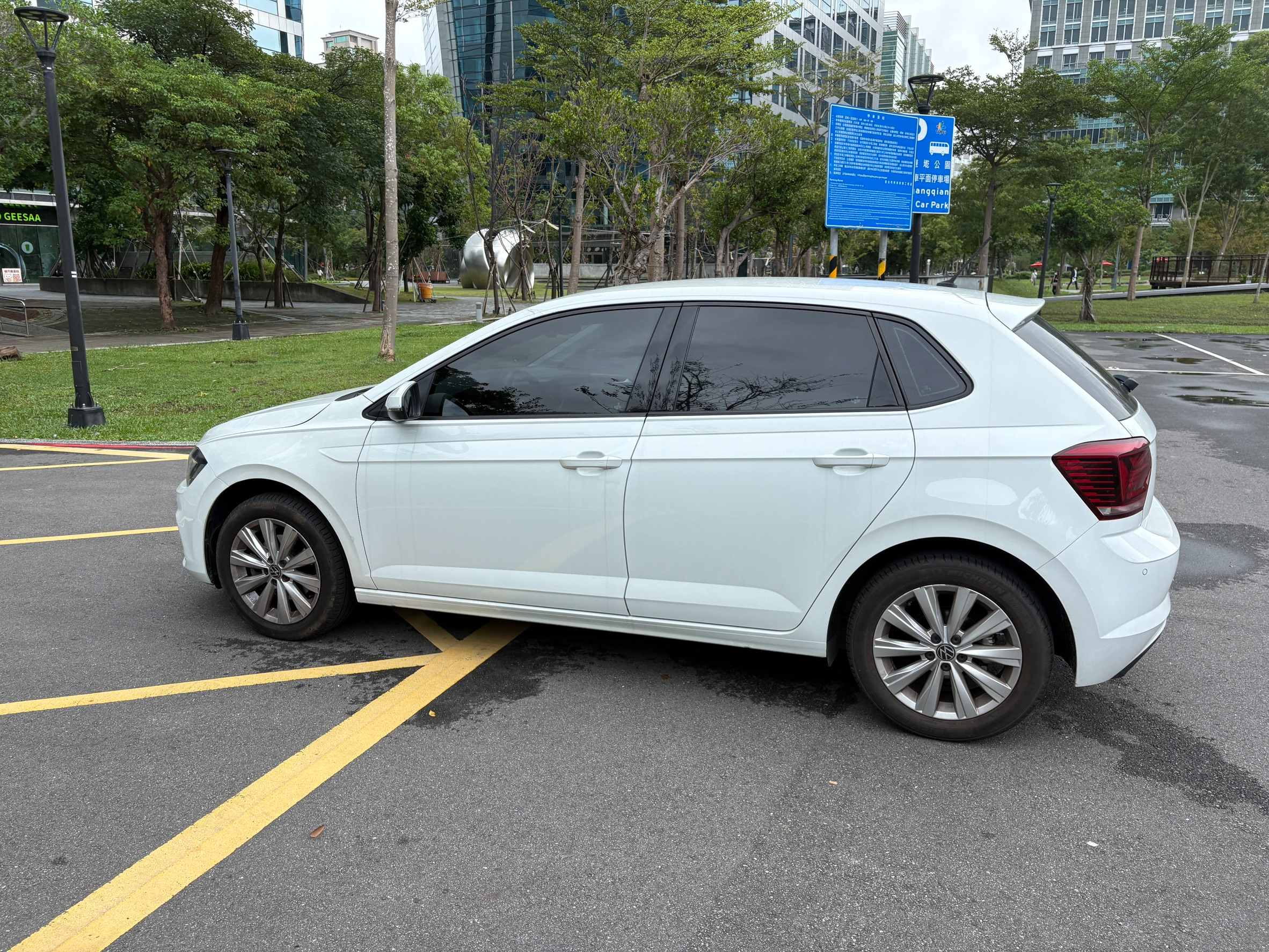 Volkswagen Polo 999cc 2021 Image 4