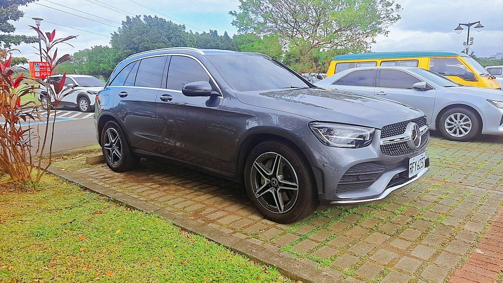 Mercedes-Benz GLC300 2.0L頂規 2019 Image 1